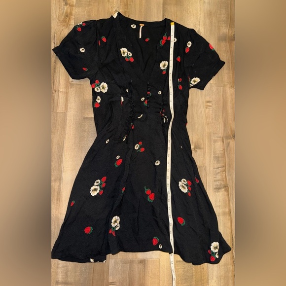 Free People Dream Girl Black Strawberry Floral Print Mini Dress Size 2 - Picture 12 of 15